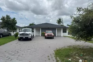 634 NW 12th St, Florida City, FL 33034 - Photo 2