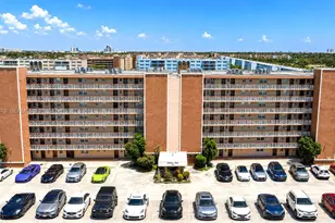 301 NE 14th Ave, Hallandale Beach, FL 33009 - Photo 22