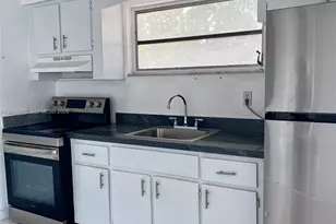 121 NE 80th Terrace, Miami, FL 33131 - Photo 4