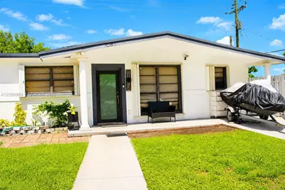 7061 Moseley St, Hollywood, FL 33024 - Photo 2