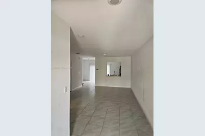 561 NE 5th St, Florida City, FL 33034 - Photo 6