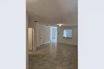 561 NE 5th St, Florida City, FL 33034 - Photo 4