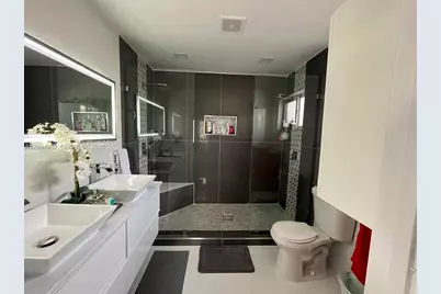 8864 NW 110th St #8864, Hialeah Gardens, FL 33018 - Photo 8