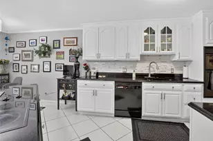 9050 Jacaranda Ln, Plantation, FL 33324 - Photo 20