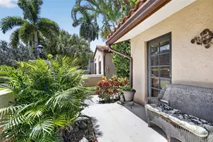 9050 Jacaranda Ln, Plantation, FL 33324 - Photo 6