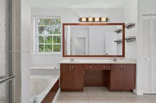 498 Cambridge Ln, Weston, FL 33326 - Photo 24