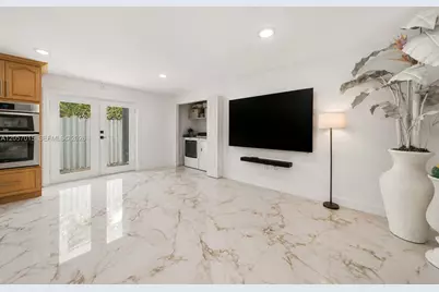 4261 SW 12th St, Miami, FL 33134 - Photo 12