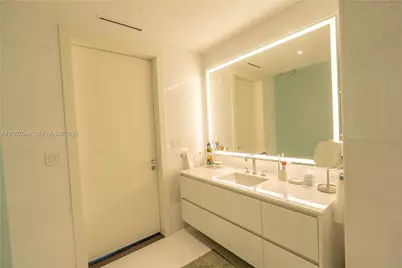 300 Biscayne Boulevard Way #3109W, Miami, FL 33131 - Photo 24