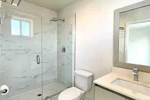 2555 NE 193rd St, Miami, FL 33180 - Photo 22