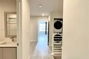 2555 NE 193rd St, Miami, FL 33180 - Photo 16