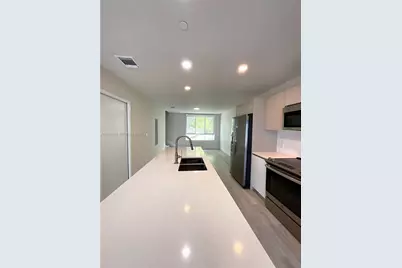 2555 NE 193rd St #2206, Miami, FL 33180 - Photo 6
