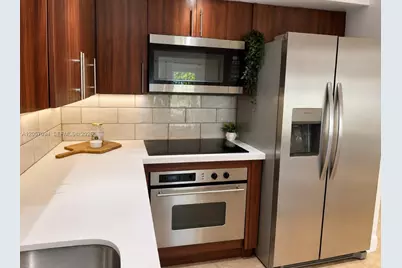 585 NE 121st St, North Miami, FL 33161 - Photo 10