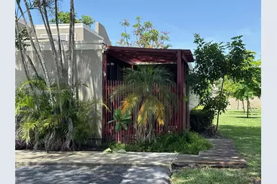 1071 Windward Dr #0, Pembroke Pines, FL 33026 - Photo 2