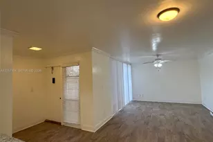 1071 Windward Dr, Pembroke Pines, FL 33026 - Photo 8