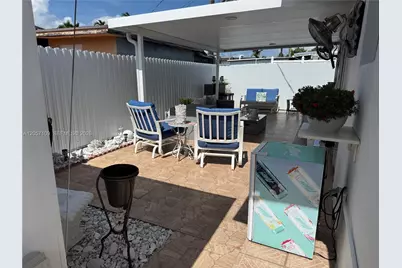 10571 SW 27th St, Miami, FL 33165 - Photo 22