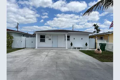 10571 SW 27th St, Miami, FL 33165 - Photo 2