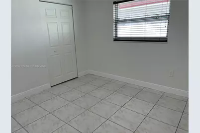 10571 SW 27th St, Miami, FL 33165 - Photo 8