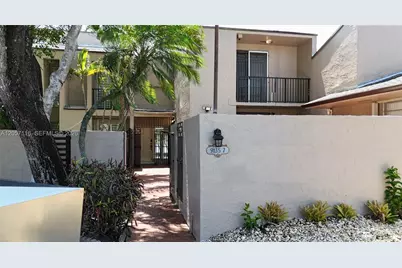 9135 Fontainebleau Blvd #7, Miami, FL 33172 - Photo 2