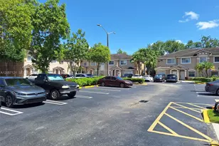 5761 NW 115th Ct, Doral, FL 33178 - Photo 2