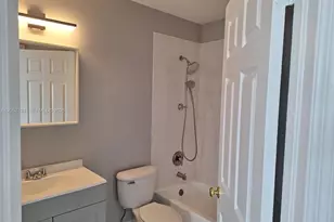 5761 NW 115th Ct, Doral, FL 33178 - Photo 12