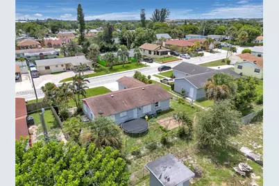1320 W 26th Ct, Riviera Beach, FL 33404 - Photo 8