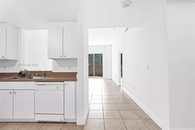 1250 S Miami Ave #812, Miami, FL 33130 - Photo 6
