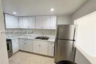 10090 NW 80th Ct, Hialeah Gardens, FL 33016 - Photo 6