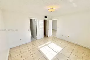 10090 NW 80th Ct, Hialeah Gardens, FL 33016 - Photo 8