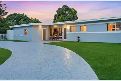 561 NE 172nd St, North Miami Beach, FL 33162 - Photo 2