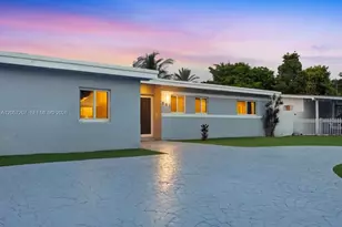 561 NE 172nd St, North Miami Beach, FL 33162 - Photo 6