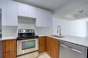 8000 SW 149th Ave, Miami, FL 33193 - Photo 8
