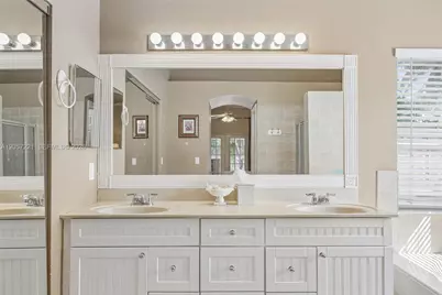 13100 NW 11th Dr, Sunrise, FL 33323 - Photo 22