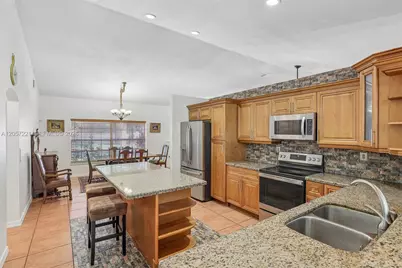 13100 NW 11th Dr, Sunrise, FL 33323 - Photo 8