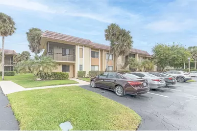 325 Lakeview Dr #102, Weston, FL 33326 - Photo 1