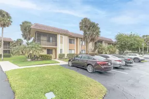 325 Lakeview Dr, Weston, FL 33326 - Photo 1