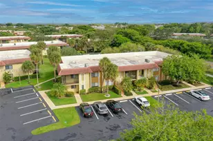 325 Lakeview Dr, Weston, FL 33326 - Photo 18