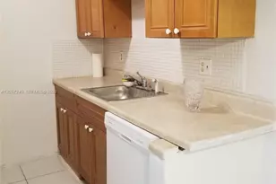 280 SW 11th Ave, Hallandale Beach, FL 33009 - Photo 16