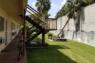 280 SW 11th Ave, Hallandale Beach, FL 33009 - Photo 1