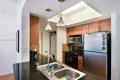 2000 N Bayshore Dr #626, Miami, FL 33137 - Photo 6