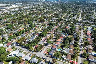 15694 NE 10th Ct, North Miami Beach, FL 33162 - Photo 4