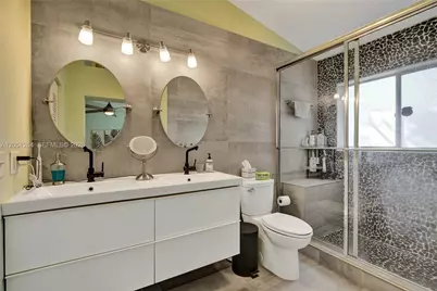 2260 W Discovery Cir W, Deerfield Beach, FL 33442 - Photo 44