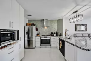 2260 W Discovery Cir W, Deerfield Beach, FL 33442 - Photo 16