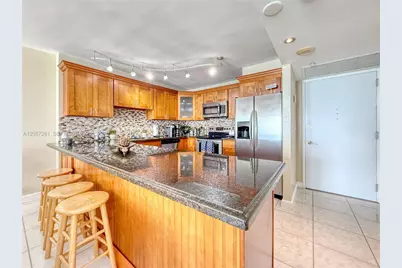 5701 Collins Ave #1508, Miami Beach, FL 33140 - Photo 6