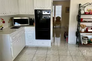3440 NE 170th St, North Miami Beach, FL 33160 - Photo 8