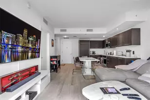 55 SW 9th St, Miami, FL 33130 - Photo 4