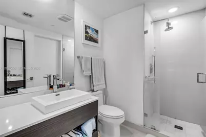 55 SW 9th St #2407, Miami, FL 33130 - Photo 8