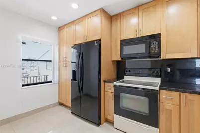 11396 Taft St #11396, Pembroke Pines, FL 33026 - Photo 16