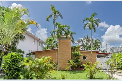 1566 NE 110th St, Miami, FL 33161 - Photo 1