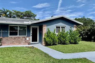 320 Holloway Dr, Plantation, FL 33317 - Photo 1