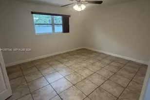 260 Northwest Dr, Miami, FL 33126 - Photo 8